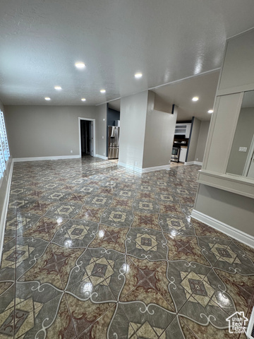 Photo 4 for MLS #2115846 at 1166 W Rolling River Rd #66