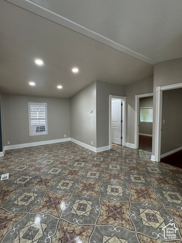 Photo 8 for MLS #2115846 at 1166 W Rolling River Rd #66