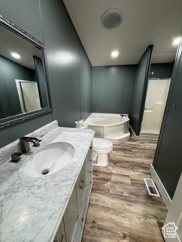 Photo 10 for MLS #2115846 at 1166 W Rolling River Rd #66