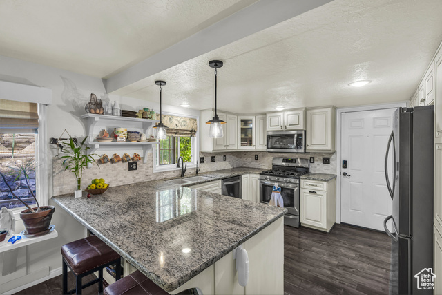 Photo 2 for MLS #2115857 at 254 N Hillside Dr