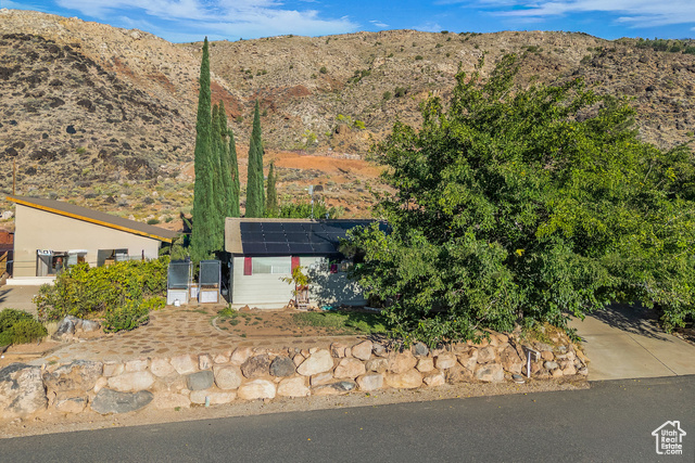 Photo 4 for MLS #2115857 at 254 N Hillside Dr