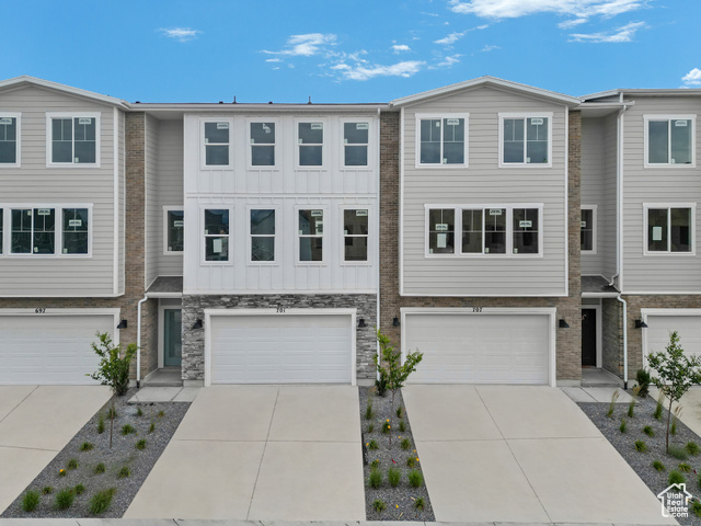 Photo 4 for MLS #2115870 at 5249 N Evergreen Way