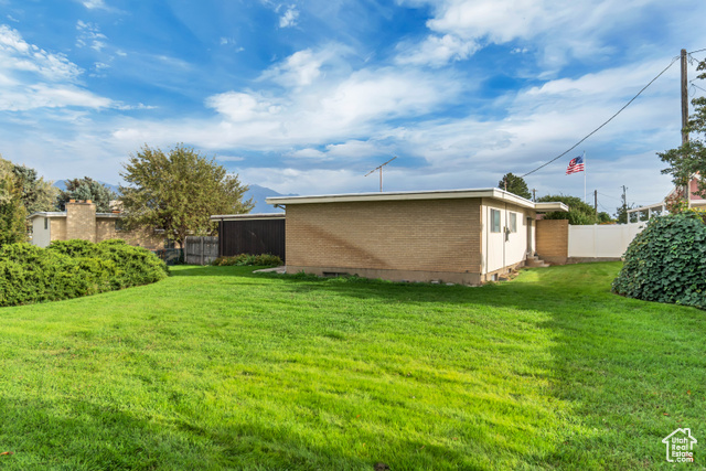 Photo 5 for MLS #2115881 at 1762 W Mantle Ave