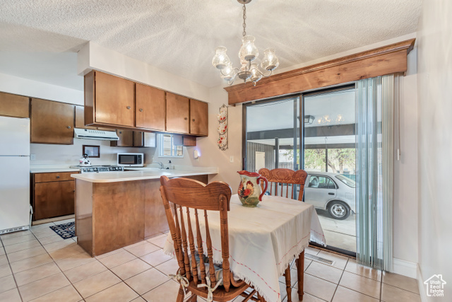 Photo 8 for MLS #2115881 at 1762 W Mantle Ave