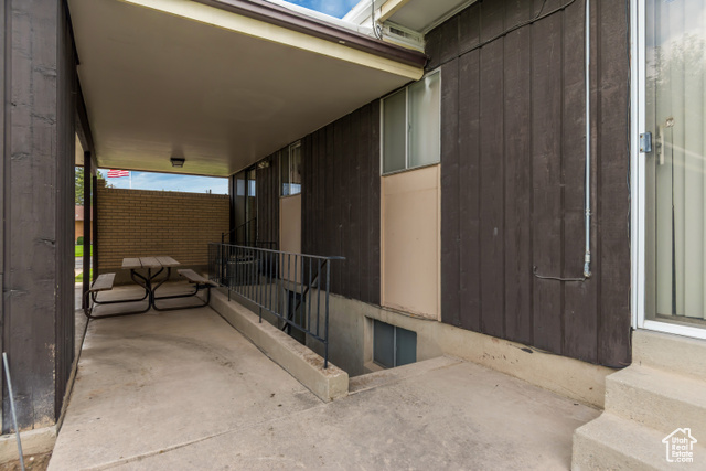 Photo 6 for MLS #2115881 at 1762 W Mantle Ave