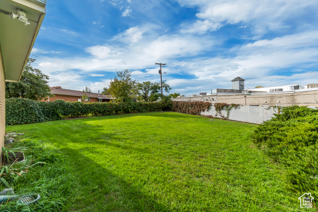 Photo 3 for MLS #2115881 at 1762 W Mantle Ave