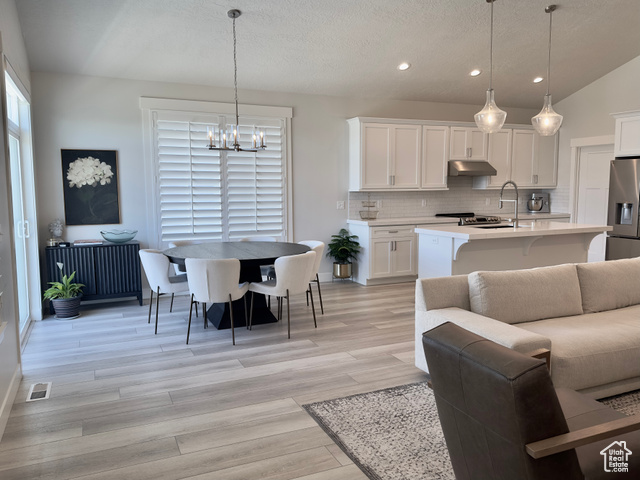 Photo 4 for MLS #2115884 at 1778 S Buckley Ln