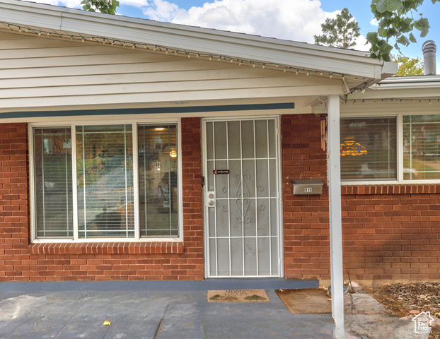 Photo 36 for MLS #2115896 at 915 Hislop Dr