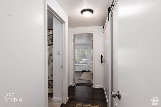 Photo 21 for MLS #2115896 at 915 Hislop Dr