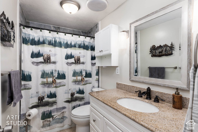 Photo 20 for MLS #2115896 at 915 Hislop Dr
