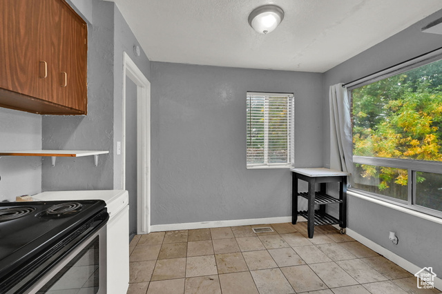 Photo 12 for MLS #2115918 at 516 E Diana