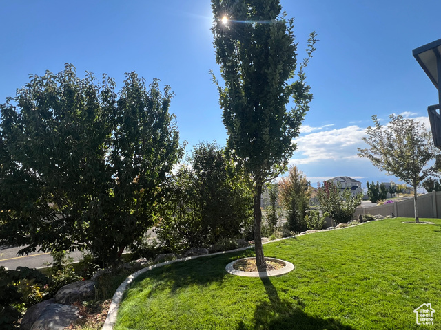 Photo 32 for MLS #2115921 at 853 Horizon Dr