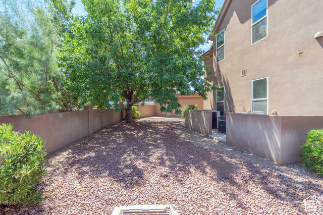 Photo 8 for MLS #2115928 at 1839 W Canyon View Dr #204