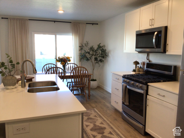 Photo 5 for MLS #2115932 at 1052 E Regatta Ln