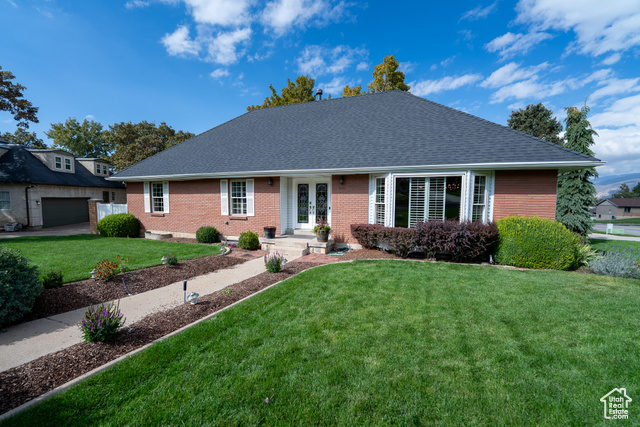 View photos for 968 E Chelsea Dr MLS #2115937 - 968 E Chelsea Dr