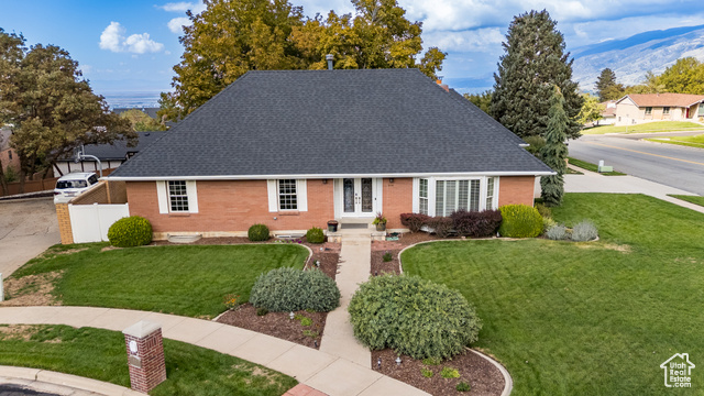 Photo 5 for MLS #2115937 at 968 E Chelsea Dr