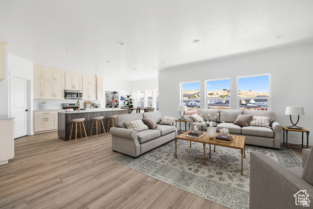 Photo 4 for MLS #2115946 at 2265 E 320 North