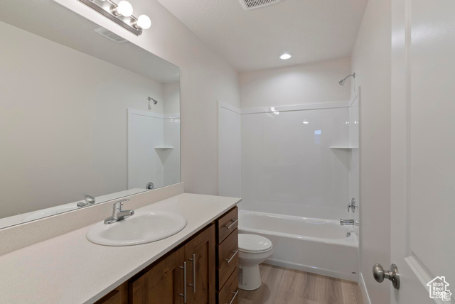 Photo 16 for MLS #2115954 at 2264 E 320 North #43