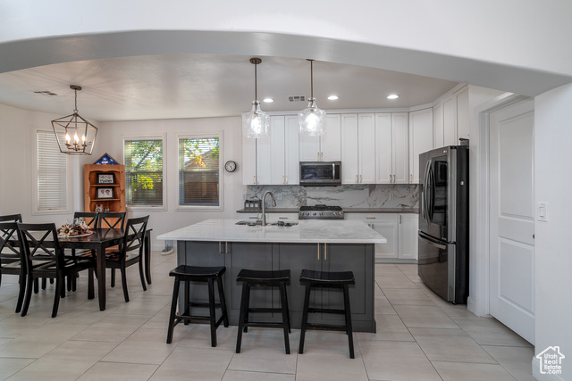 Photo 14 for MLS #2115955 at 376 E Calgary