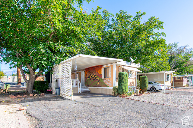 Photo 2 for MLS #2115978 at 200 E 400 South #24