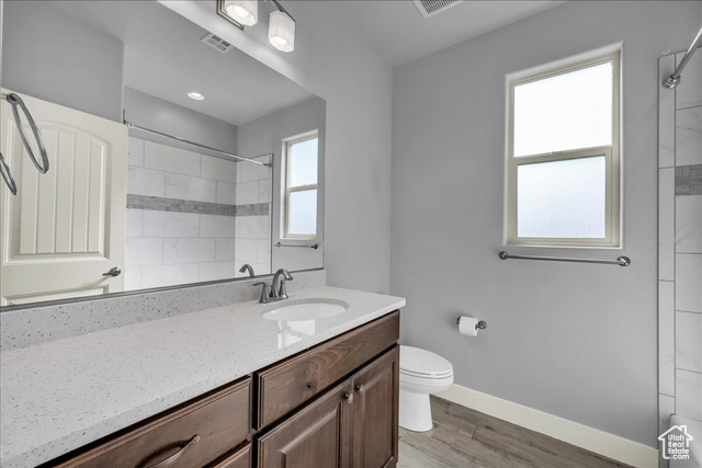 Photo 7 for MLS #2115981 at 1943 N Somerset St