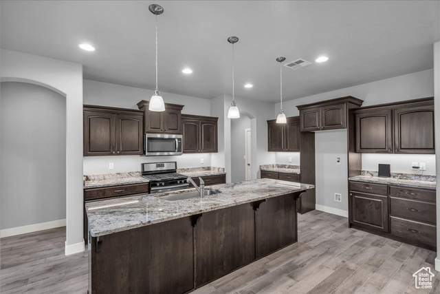 Photo 13 for MLS #2115981 at 1943 N Somerset St