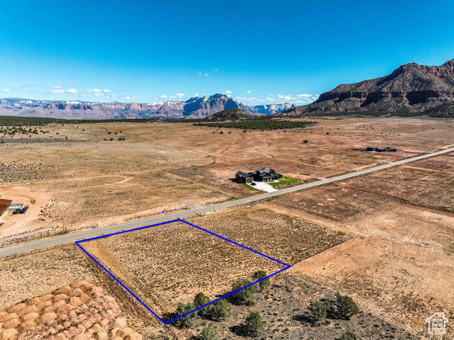 17  DAYBREAK MESA DR, Apple Valley UT 84737