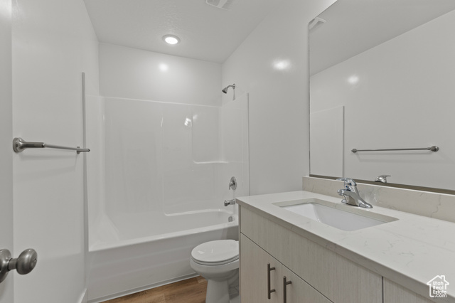 Photo 15 for MLS #2116047 at 322 E 750 South