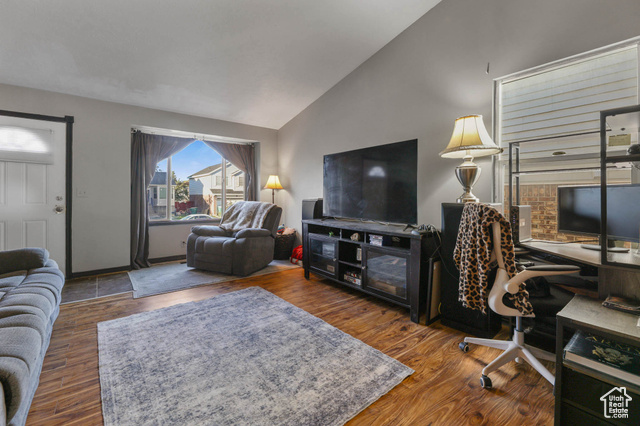 Photo 7 for MLS #2116048 at 1375 W Little Creek Dr