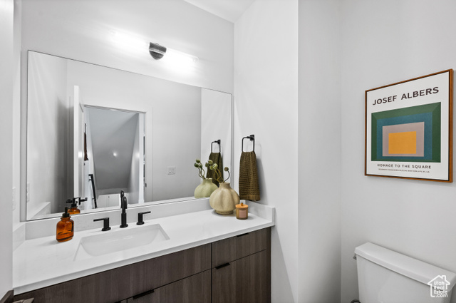 Photo 7 for MLS #2116053 at 519 E Warnock Ave #A