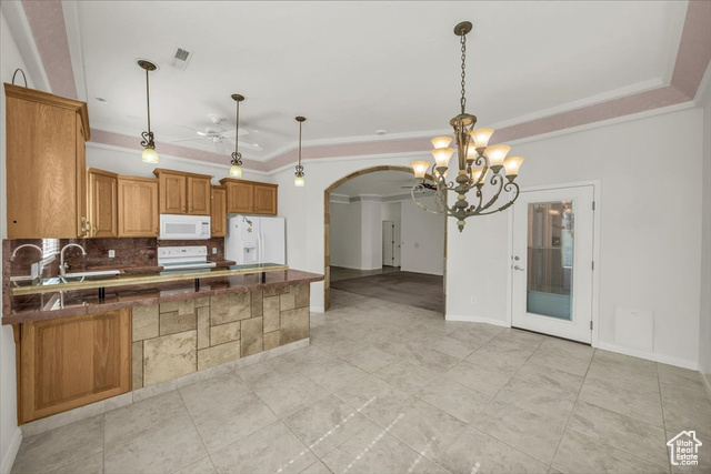 Photo 10 for MLS #2116061 at 1584 N Raven Ln