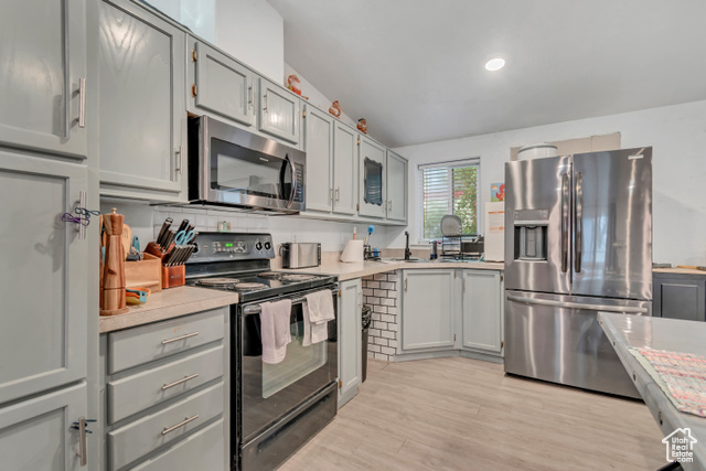 Photo 15 for MLS #2116062 at 1258 W Rock River Rd #82