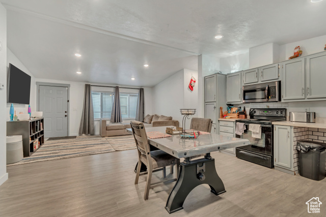 Photo 16 for MLS #2116062 at 1258 W Rock River Rd #82