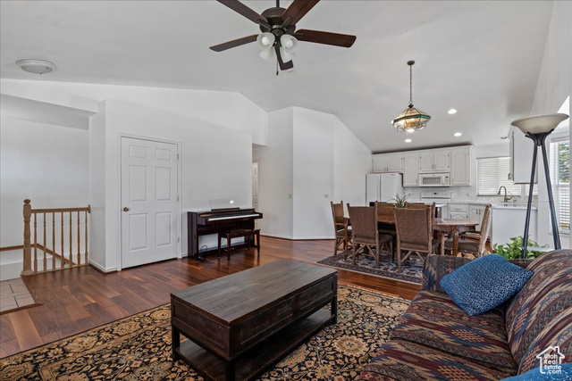 Photo 9 for MLS #2116063 at 13878 S Shaggy Peak Dr