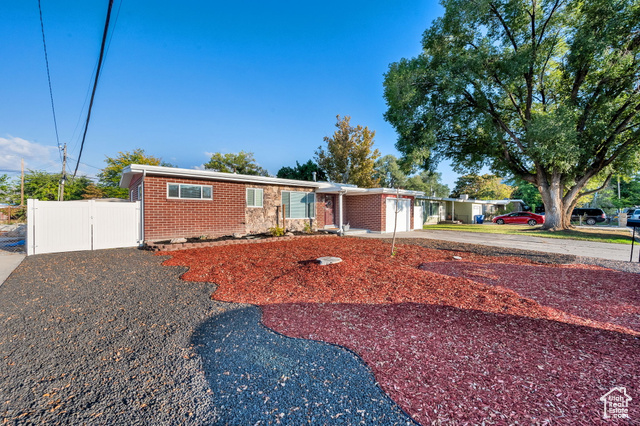 Photo 2 for MLS #2116064 at 3355 S Hogan St