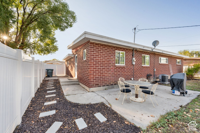 Photo 14 for MLS #2116064 at 3355 S Hogan St