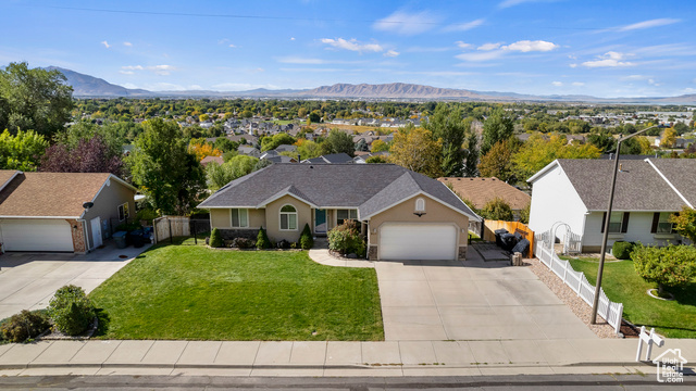 Photo 2 for MLS #2116065 at 921 N 600 East