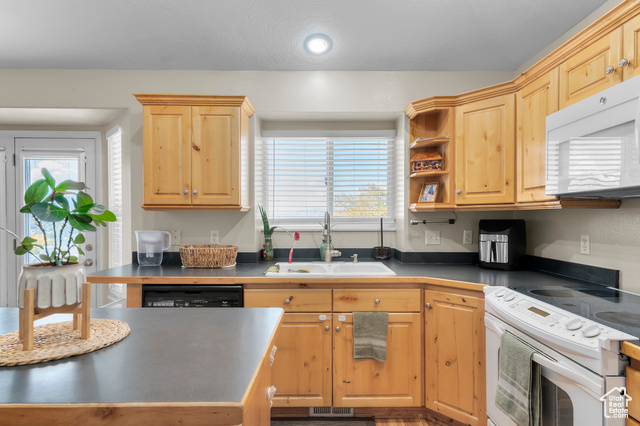 Photo 7 for MLS #2116065 at 921 N 600 East