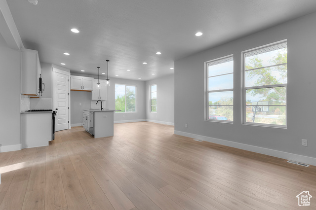 Photo 10 for MLS #2116069 at 504 W Maidengrass Way