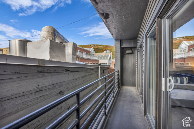 Photo 15 for MLS #2116082 at 580 Main St #309