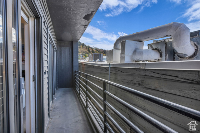 Photo 14 for MLS #2116082 at 580 Main St #309