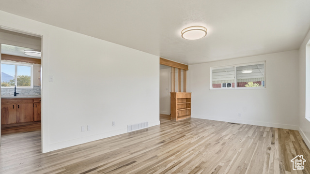 Photo 3 for MLS #2116089 at 533 S 700 West