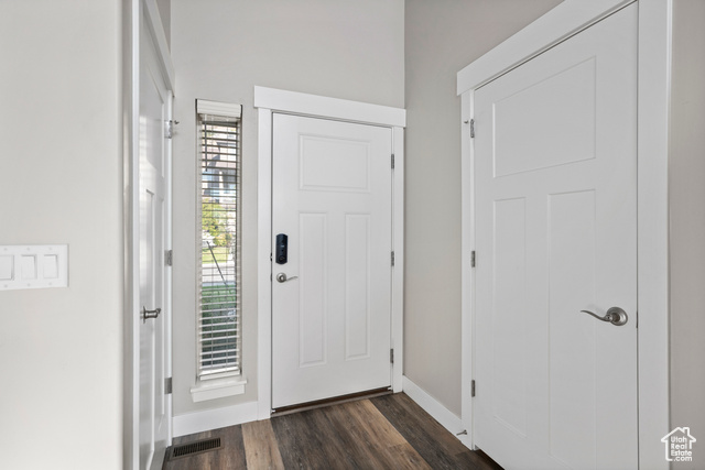Photo 2 for MLS #2116091 at 924 S Aspen Summit Dr