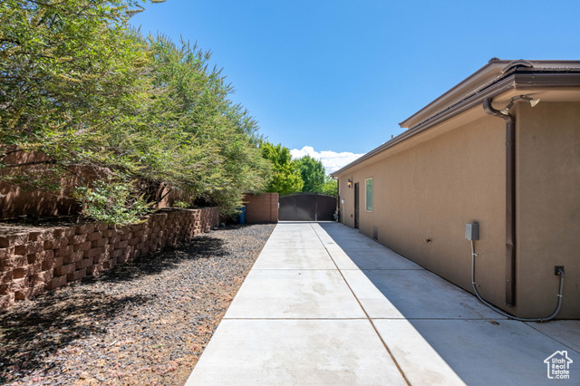 Photo 36 for MLS #2116094 at 548 S Haley Dr