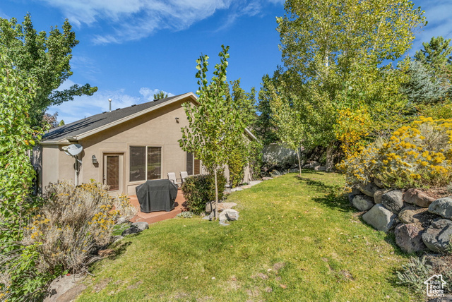 Photo 3 for MLS #2116097 at 102 E Manilla Dr
