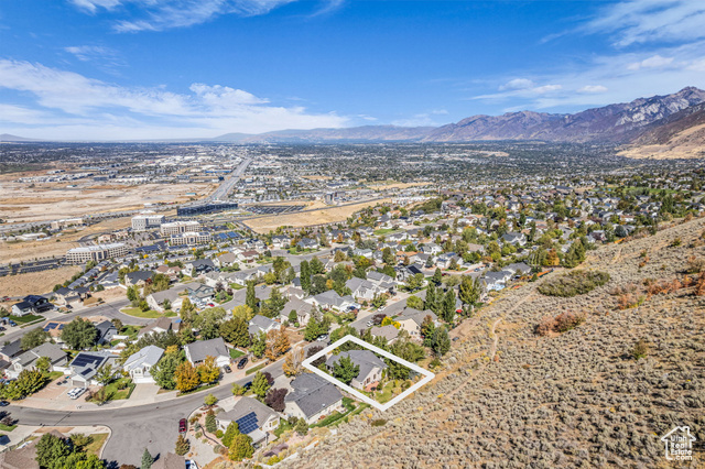 Photo 5 for MLS #2116097 at 102 E Manilla Dr