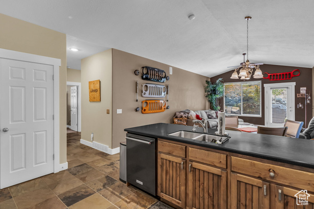 Photo 9 for MLS #2116097 at 102 E Manilla Dr