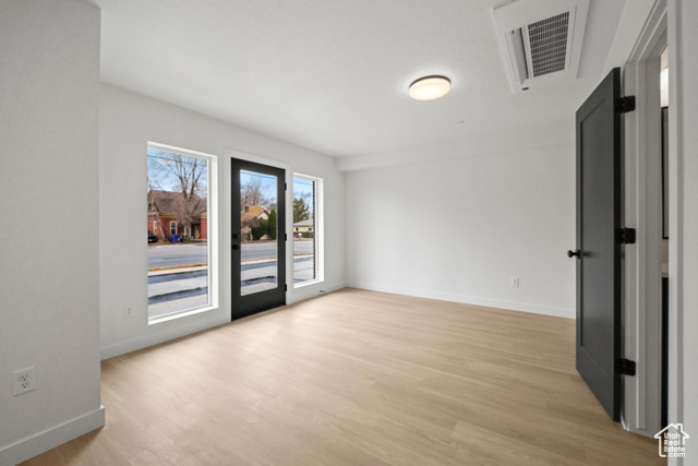 Photo 9 for MLS #2116113 at 568 E Dolores Cv #4
