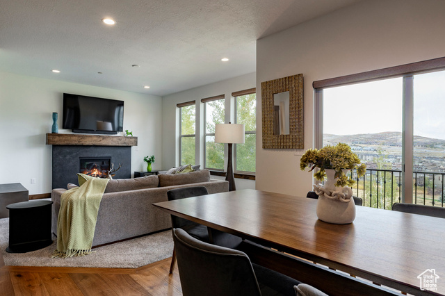 Photo 9 for MLS #2116119 at 924 W Abigail Dr