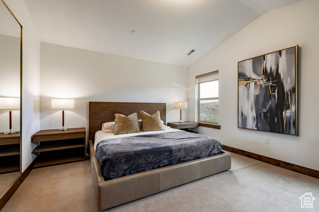 Photo 17 for MLS #2116119 at 924 W Abigail Dr